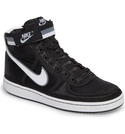 nike hoge sneakers|high top nike shoes.